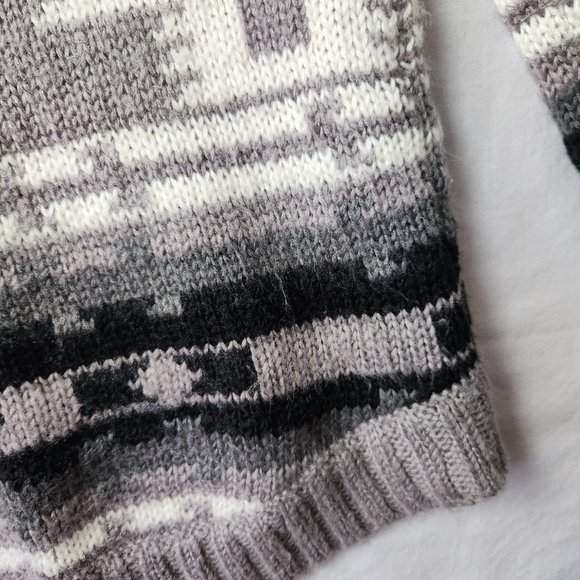 Roxy Black and Gray Aztec Sweater - Picture 7 of 11
